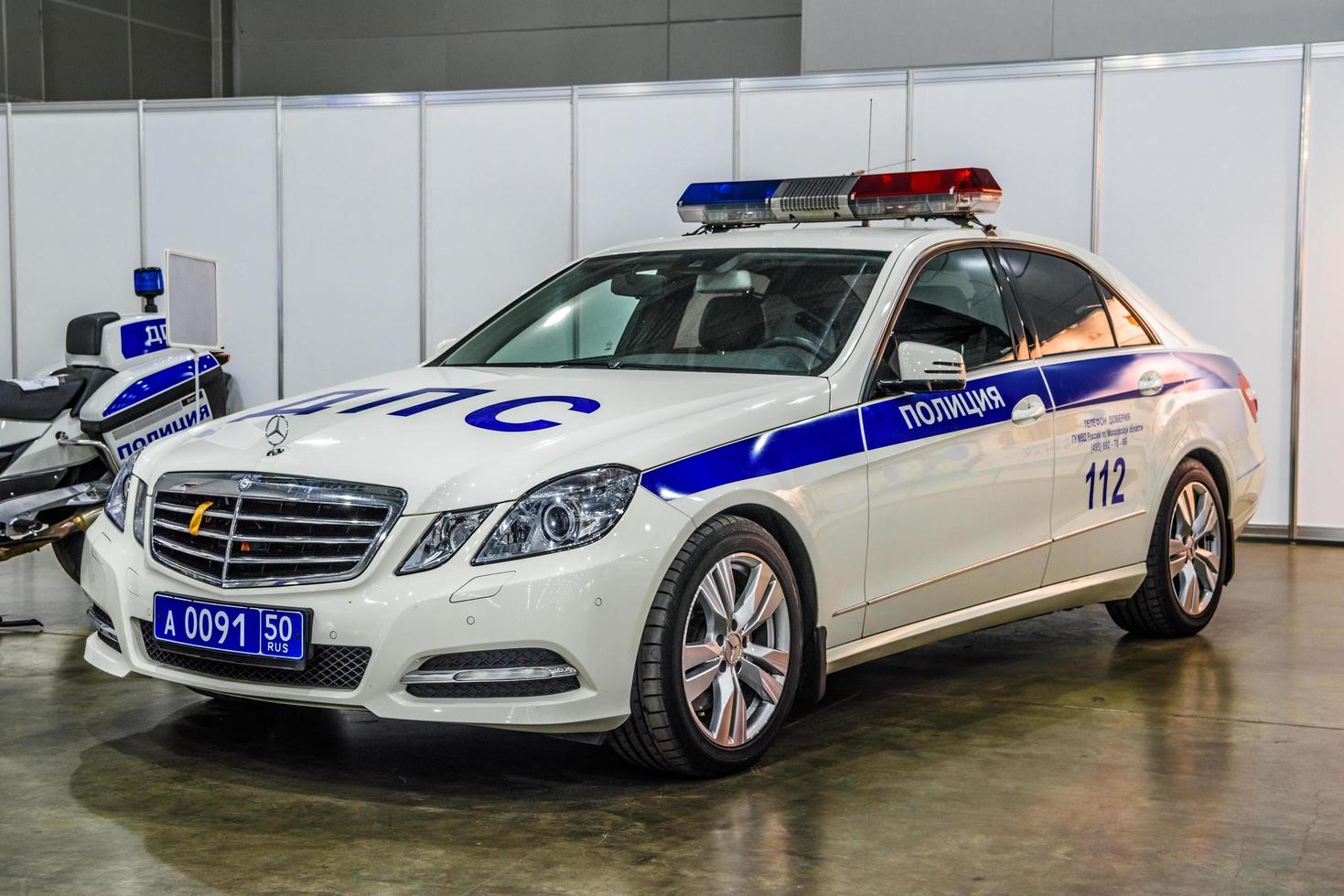 Moskou - aug 2016 mercedes-benz e-klasse w212 militie Politie gepresenteerd Bij mias Moskou Internationale auto- salon Aan augustus 20, 2016 in Moskou, Rusland foto