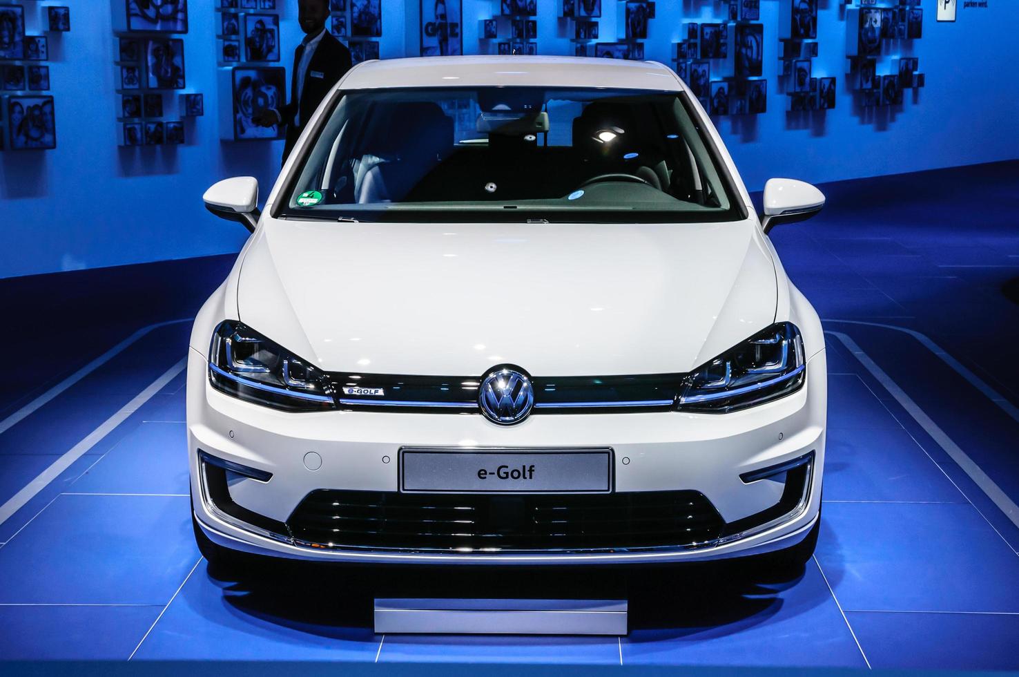 Frankfurt - september 2015 volkswagen vw e-golf gepresenteerd Bij iaa int foto