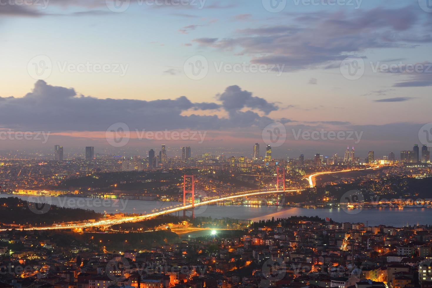 Istanbul kalkoen bosporus brug foto