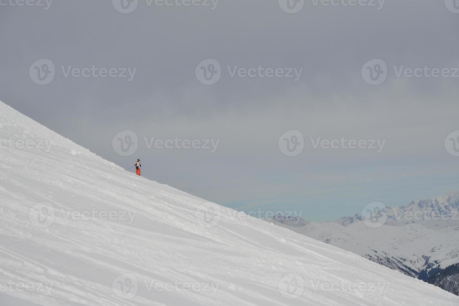 panoramisch uitzicht op de winterbergen foto