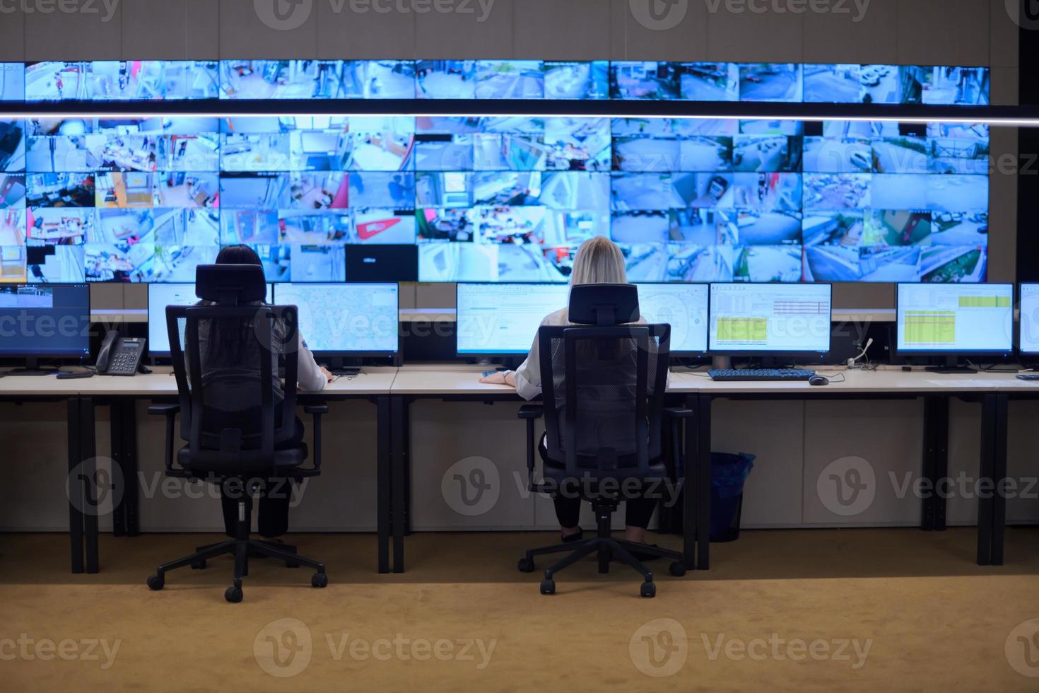 groep van veiligheid gegevens centrum operators Bij werk foto