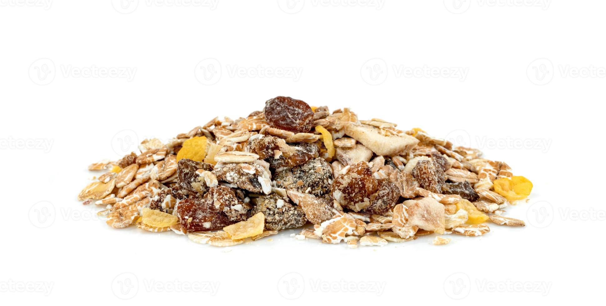 muesli multi fruit geïsoleerd Aan wit achtergrond foto