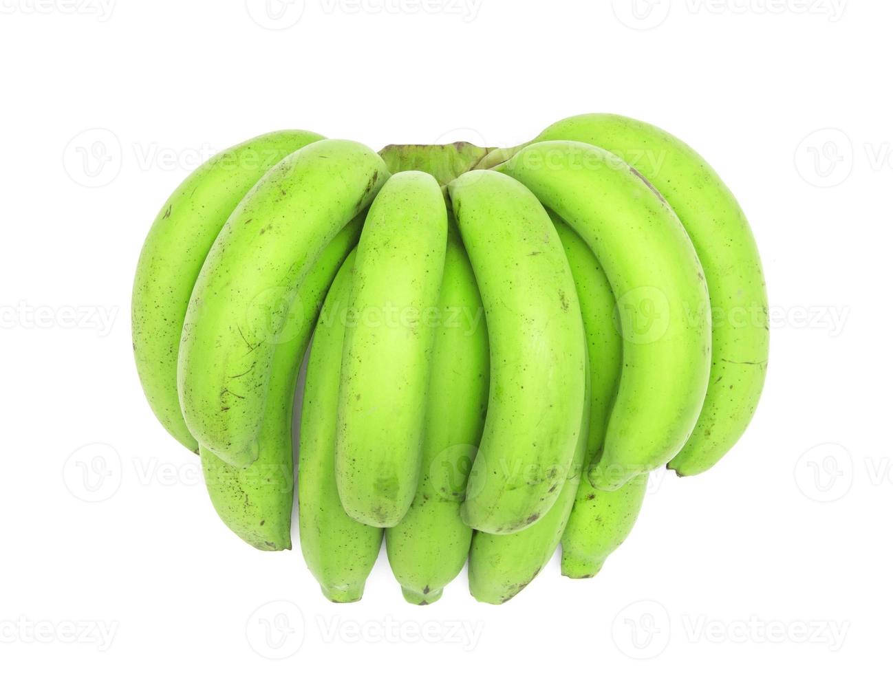 groen bananen geïsoleerd Aan wit achtergrond foto