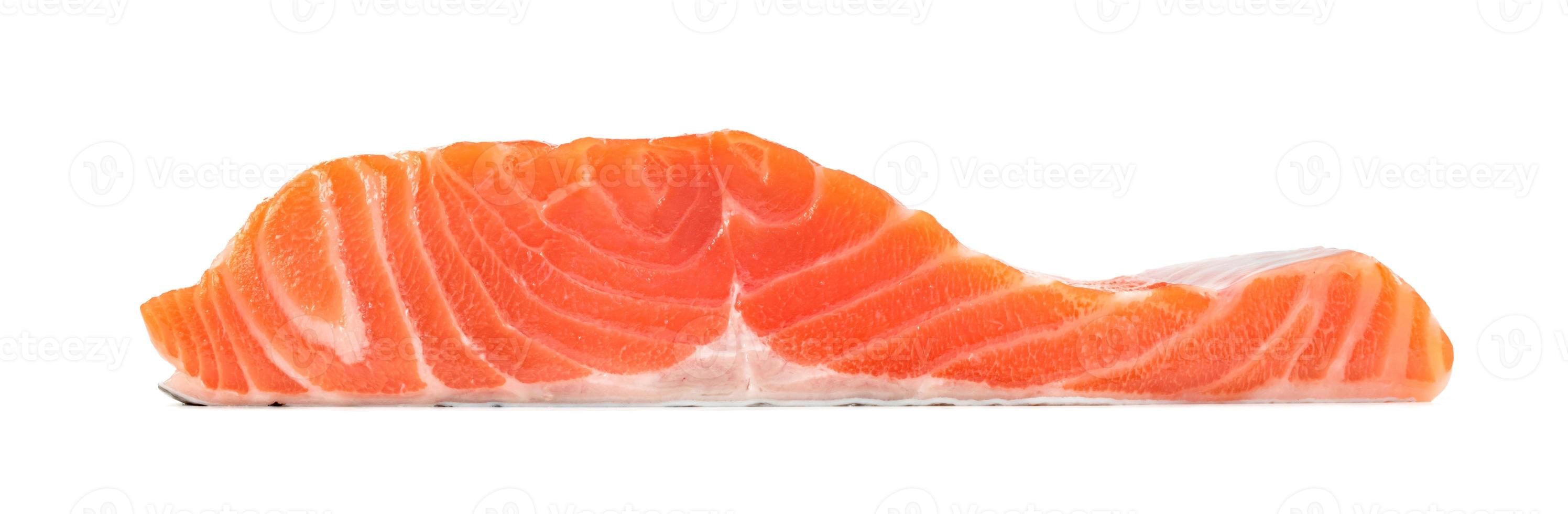 stuk van vers Zalm filet gesneden geïsoleerd Aan wit achtergrond foto