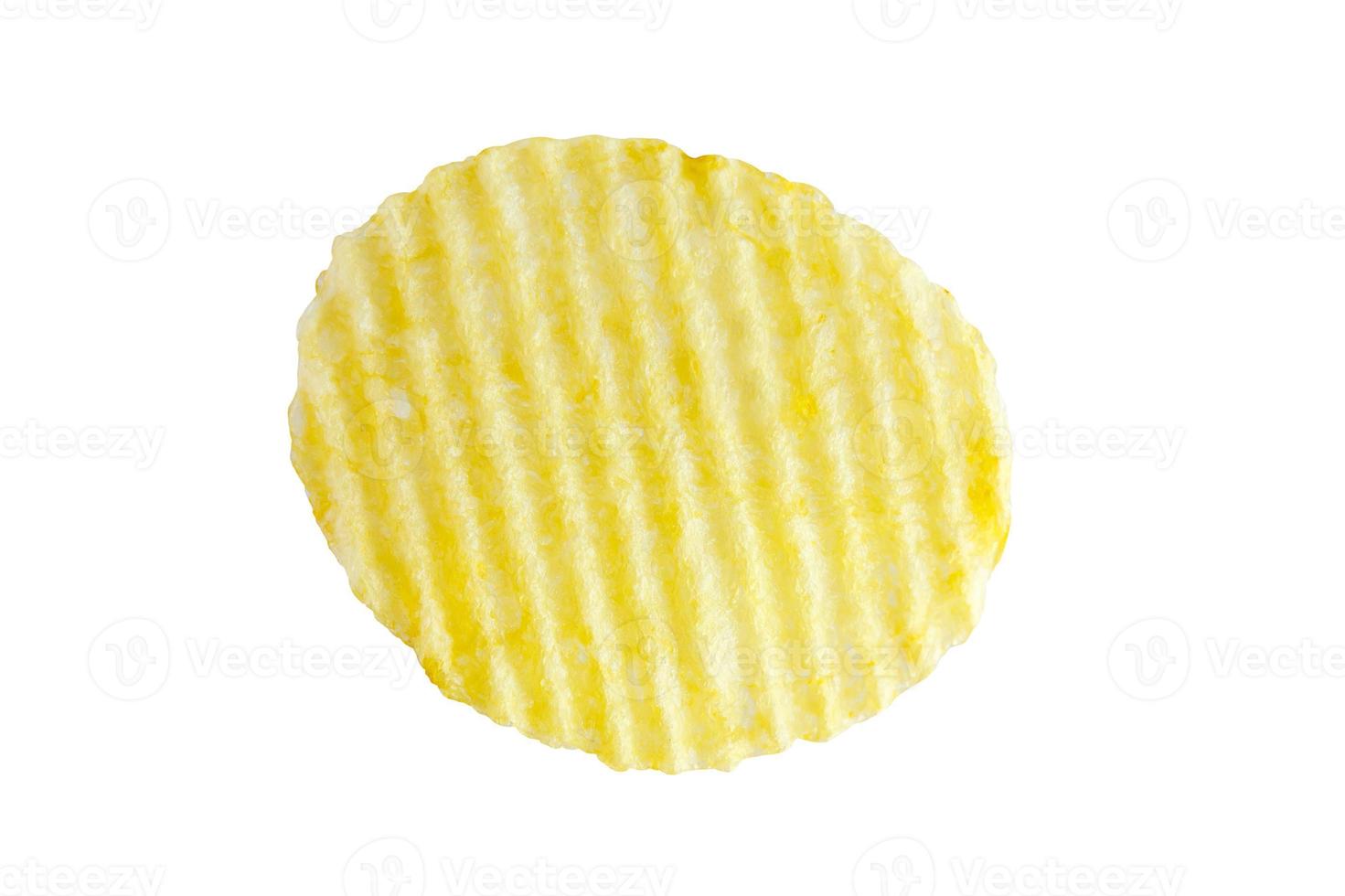 Aardappelchips geïsoleerd op witte achtergrond foto