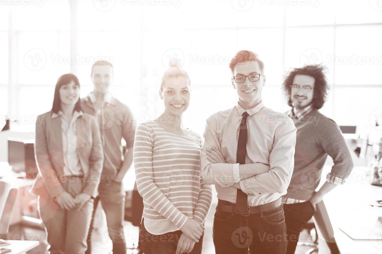 groep van succesvol bedrijf groep vergadering foto