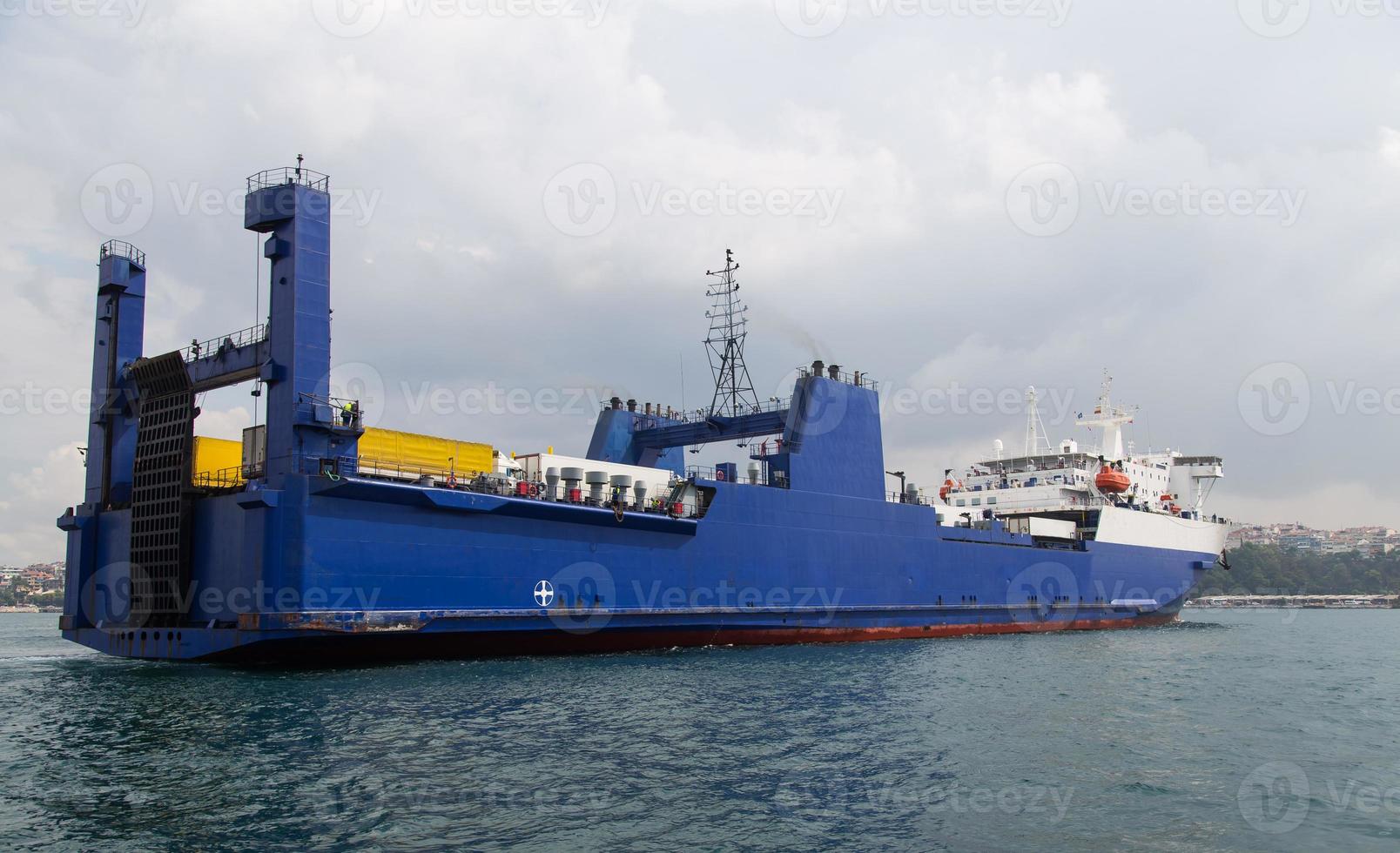 roro schip in Istanbul foto