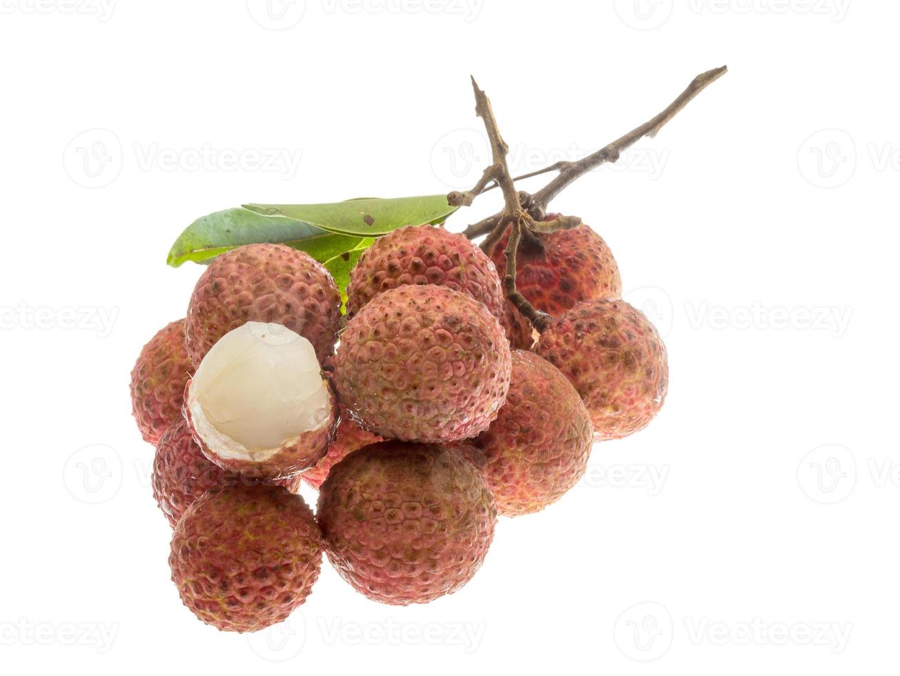 Aziatisch fruit lychee Aan wit achtergrond foto