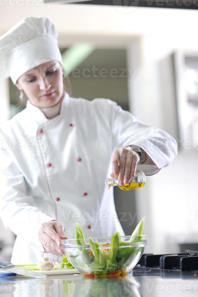 chef-kok maaltijd bereiden foto