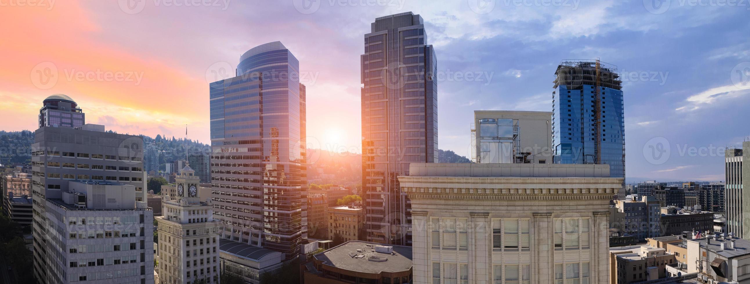 Verenigde Staten van Amerika, panoramisch visie van Portland stad downtown en financieel centrum foto