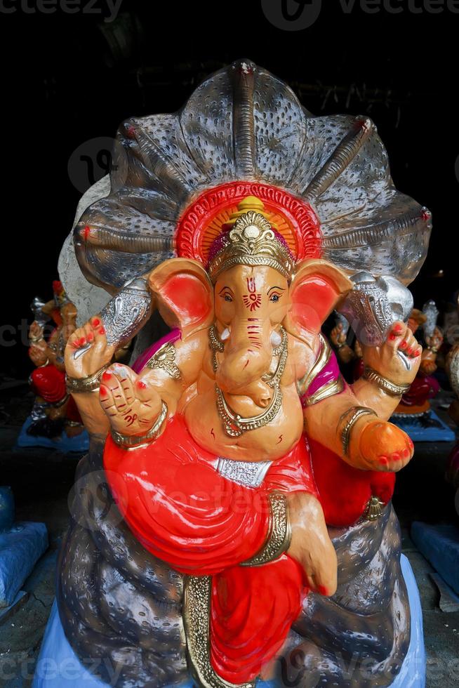 gelukkig ganesh chaturthi festival, heer ganesha standbeeld foto