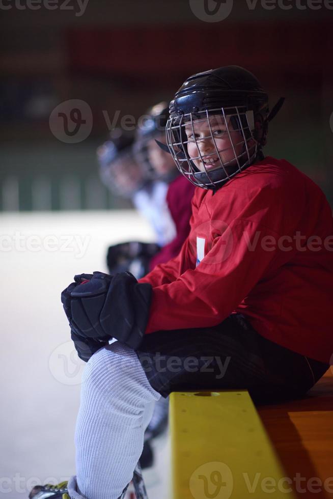 kinderen ijs hockey spelers Aan bank foto