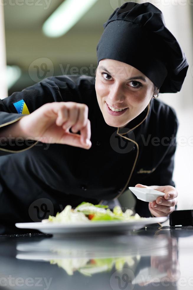 chef-kok maaltijd bereiden foto