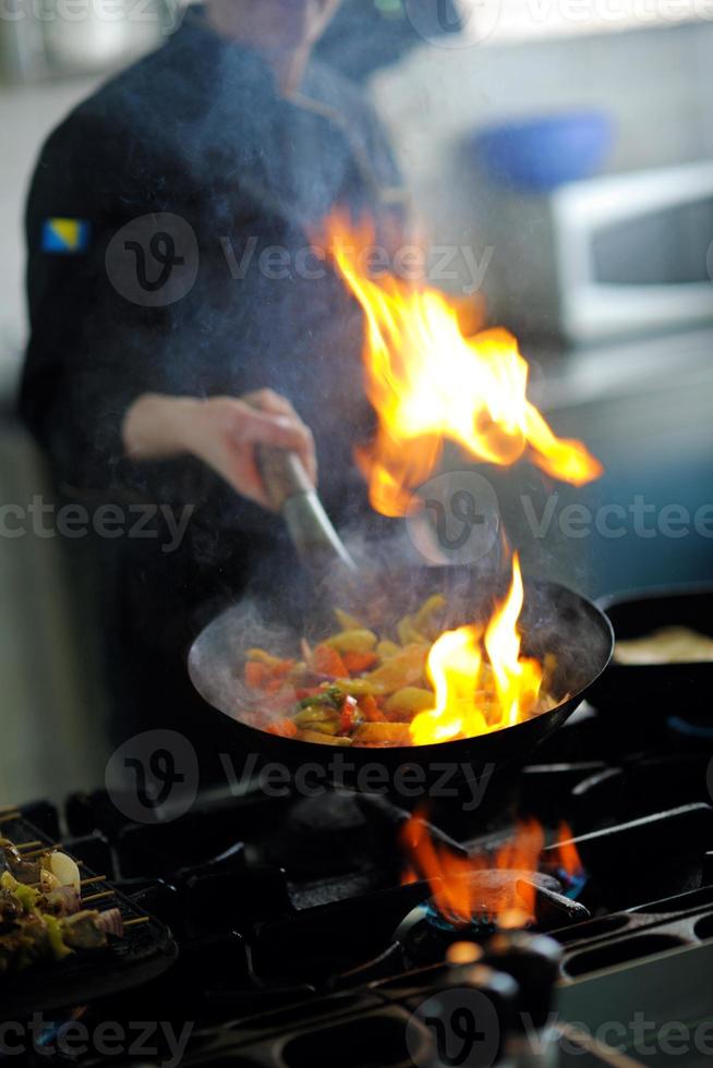 chef-kok maaltijd bereiden foto