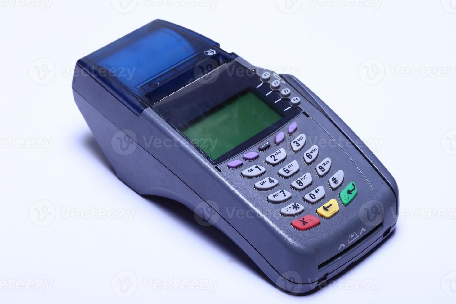 credit kaart machine apparaat, voorwerp studio verlichting wit achtergrond geïsoleerd, credit kaart lezer voor plastic kaart betaling zonder bank Opmerking. foto