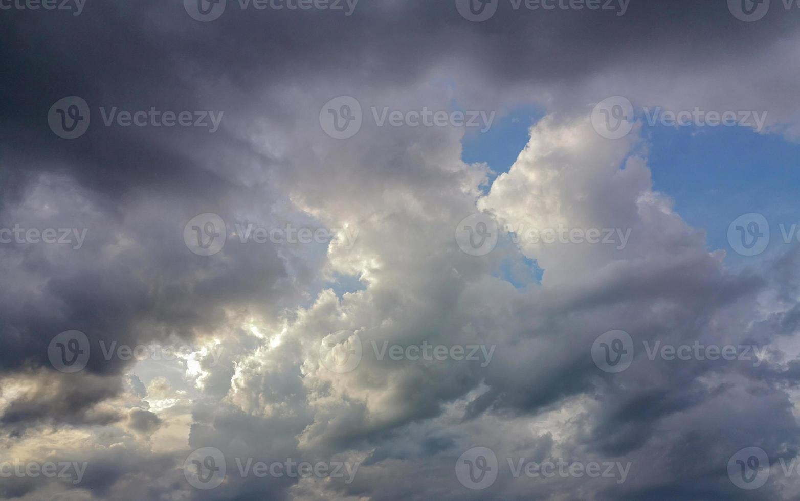 groot storm wolk foto