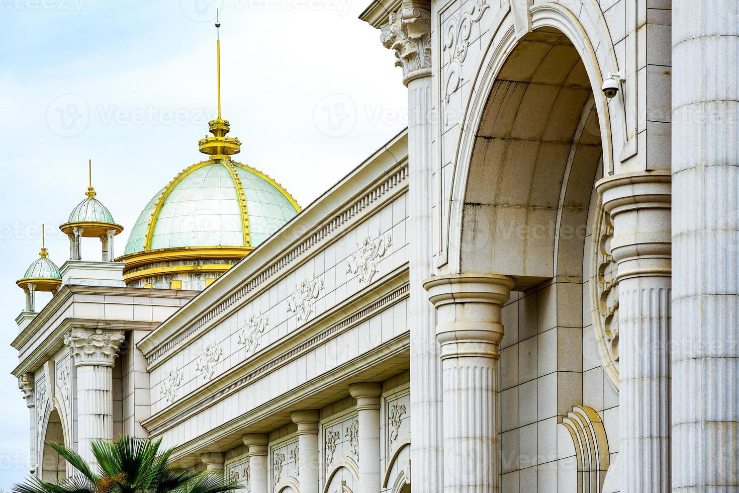 dichtbij omhoog gebouw Rome en Griekenland stijl maar deze gebouw is Laos. foto