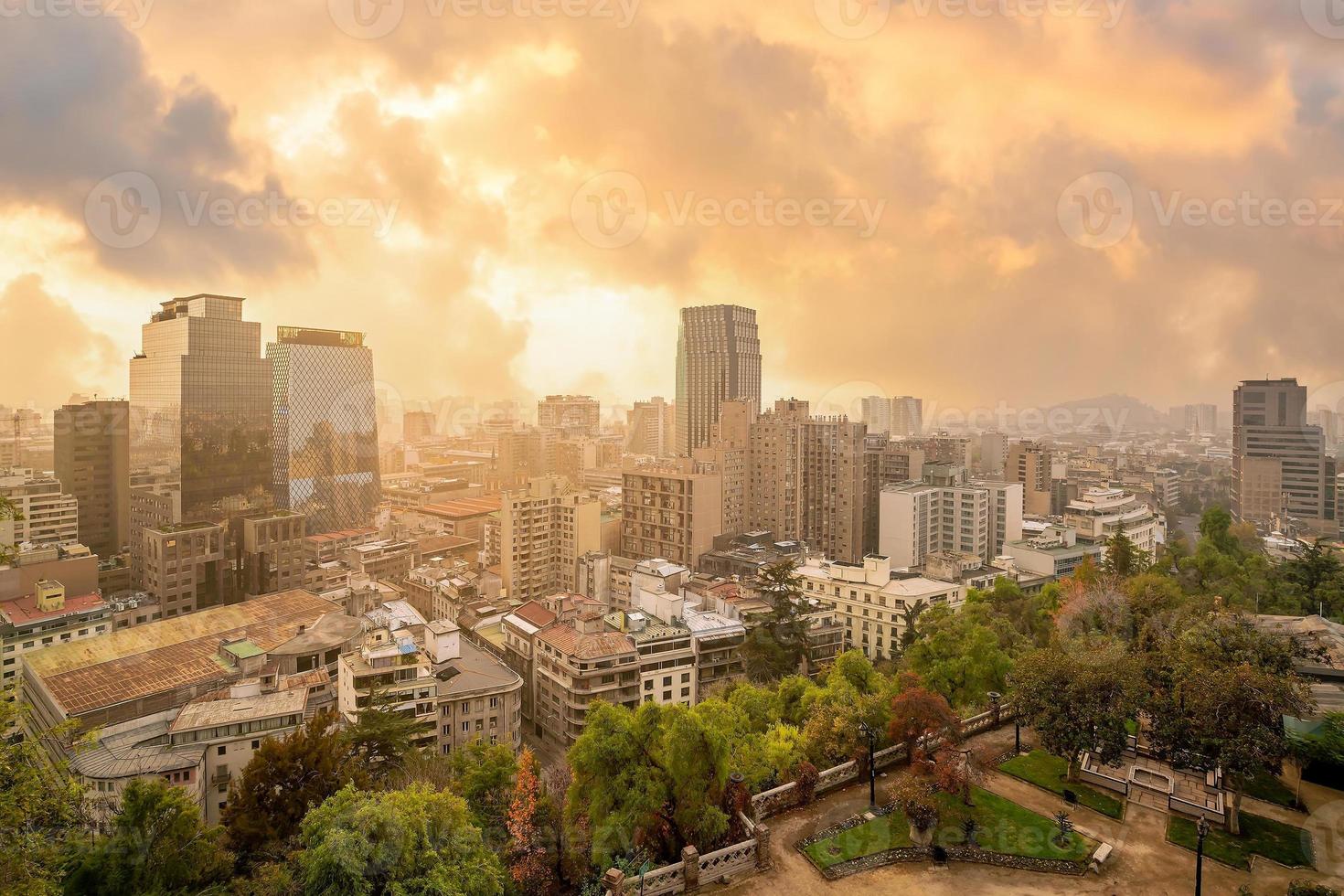 het centrum van santiago skyline van de stad stadsgezicht van chili foto