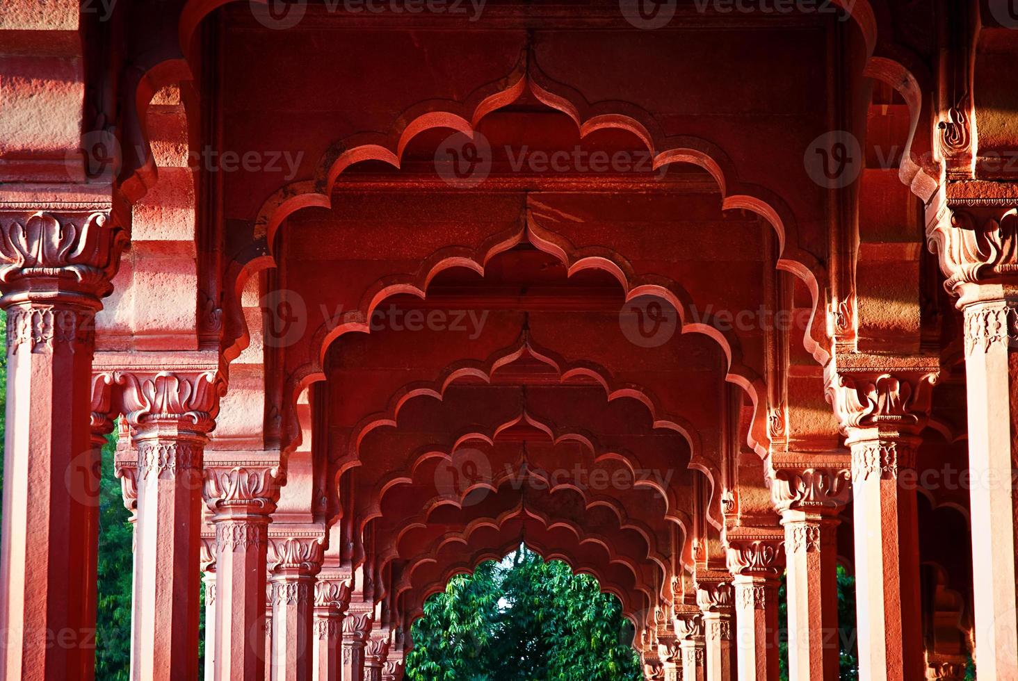 arcade in het rode fort, delhi, india foto