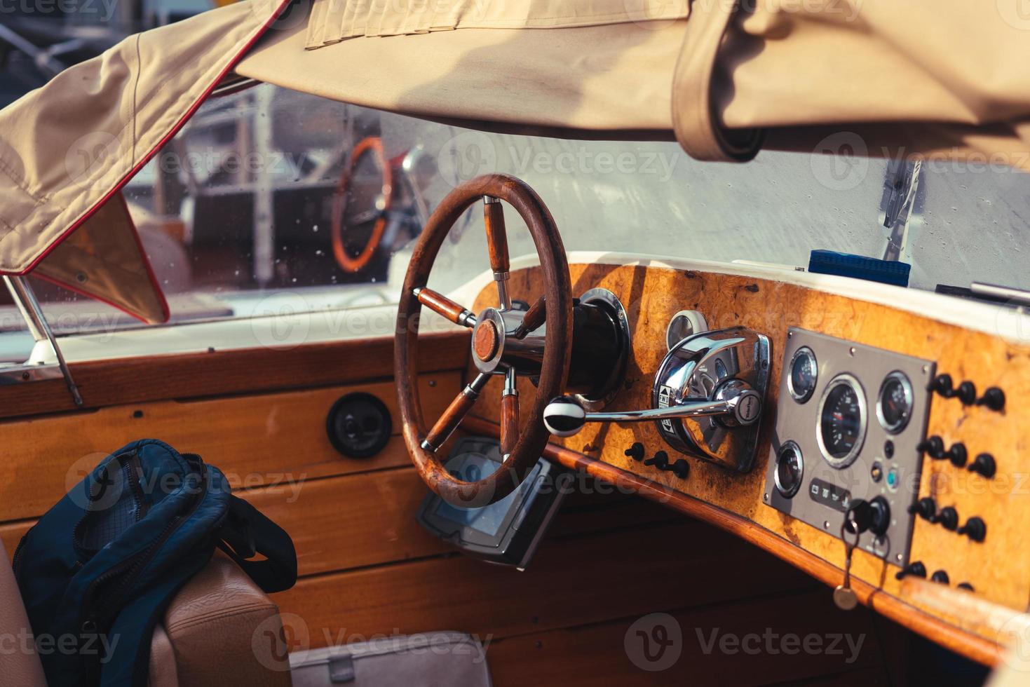 detail van wijnoogst hout snelheid boot foto