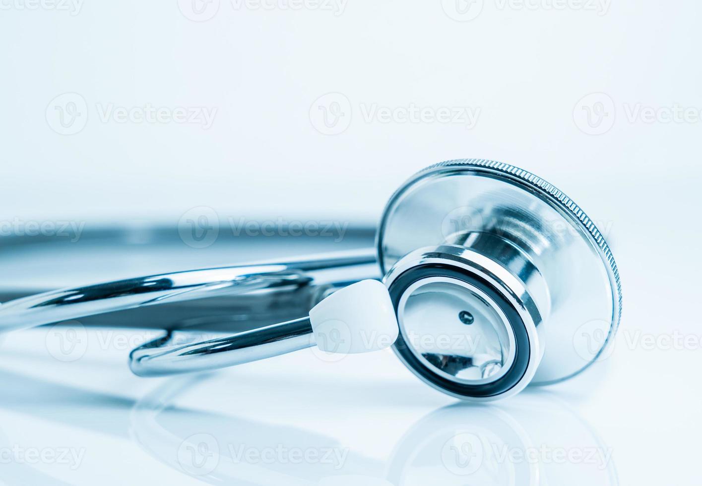 stethoscoop voor dokterscontrole in medisch medisch laboratorium foto