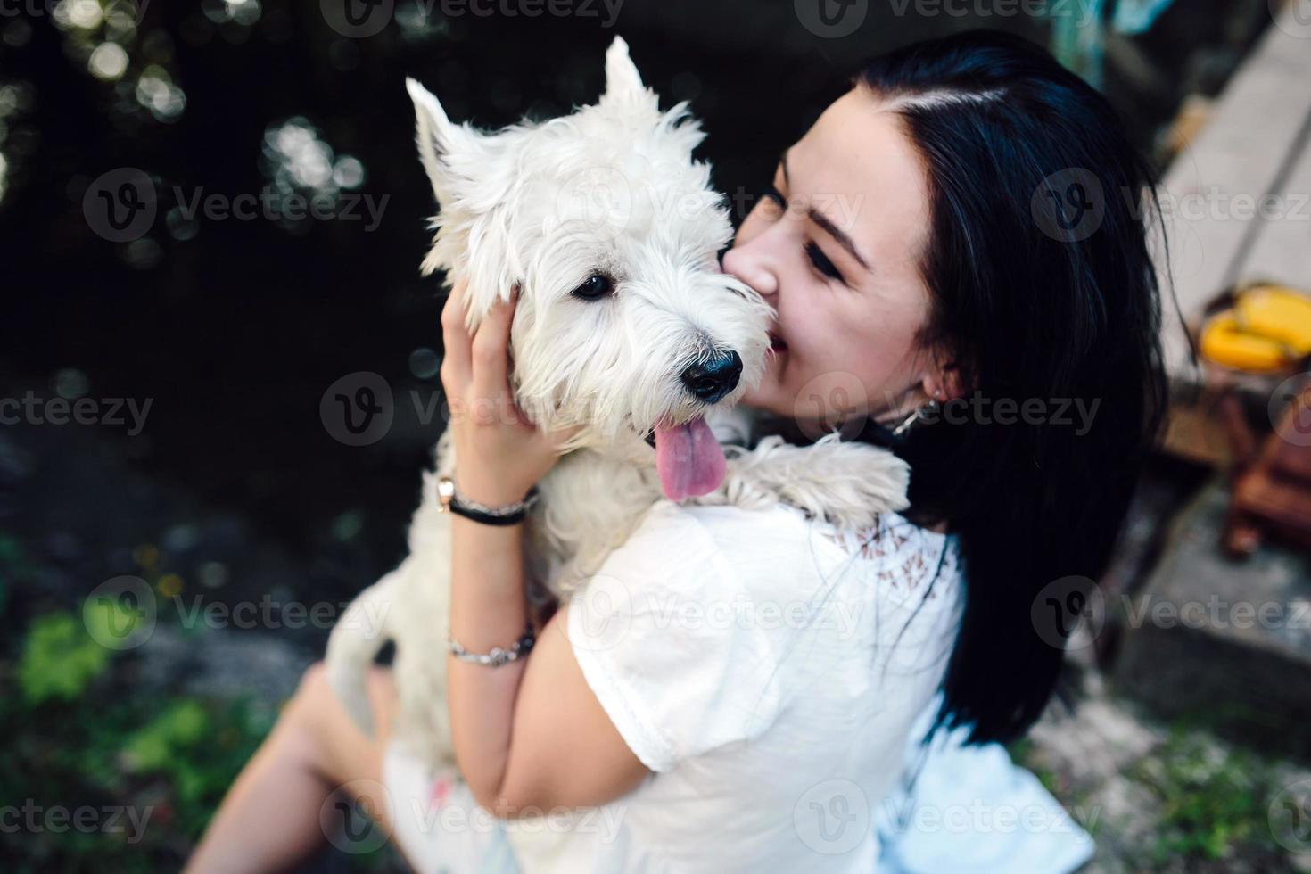 meisje met haar hond foto