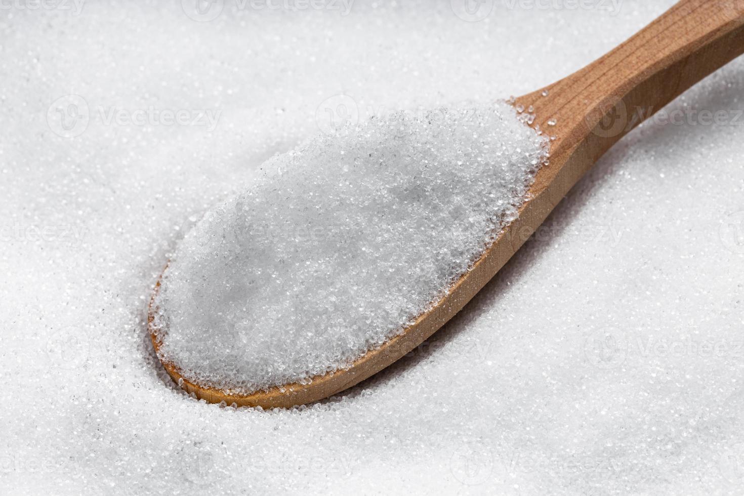 bovenstaand visie van lepel met kristallijn erythritol foto