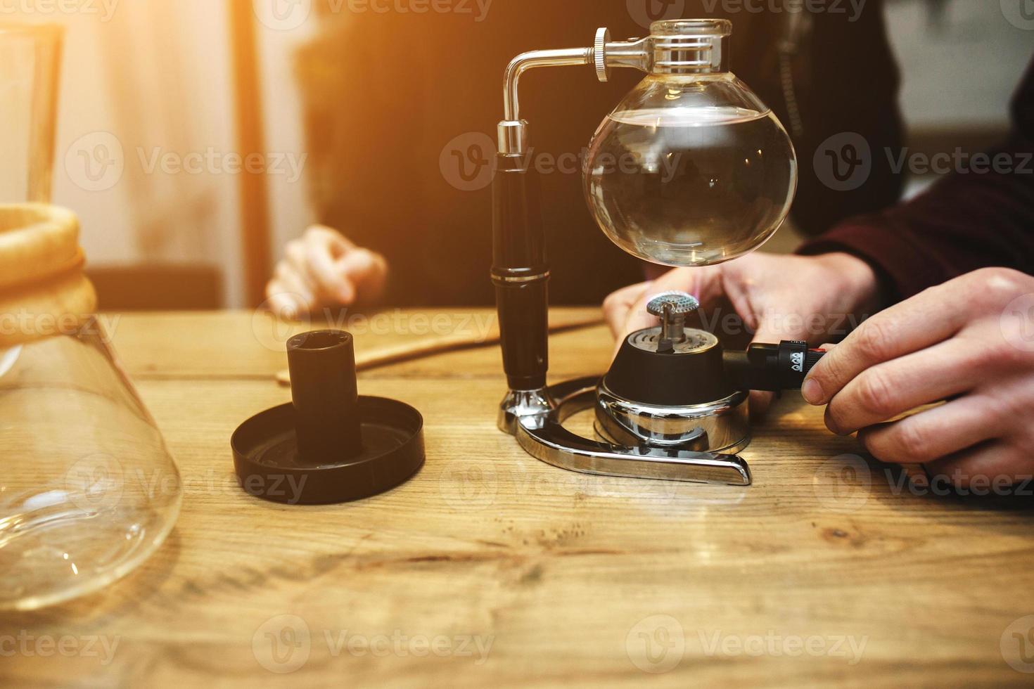 voorbereiding van vacuüm koffie foto