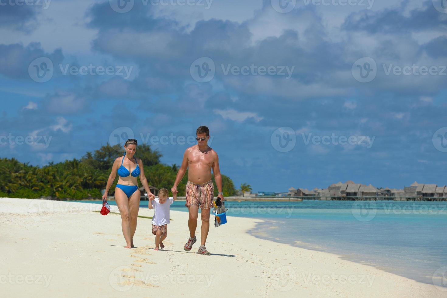 gelukkige familie op vakantie foto