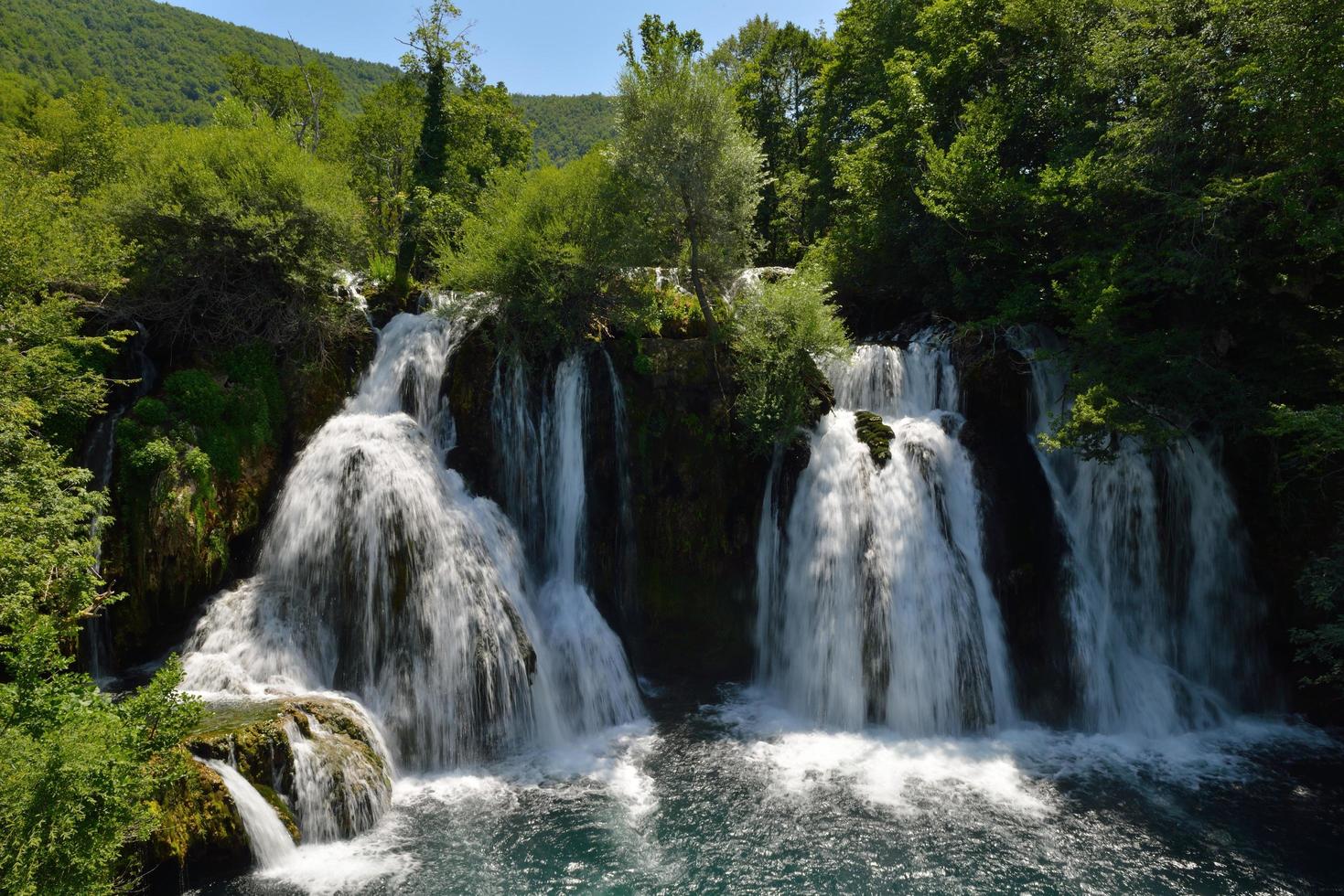 uitzicht op een waterval foto