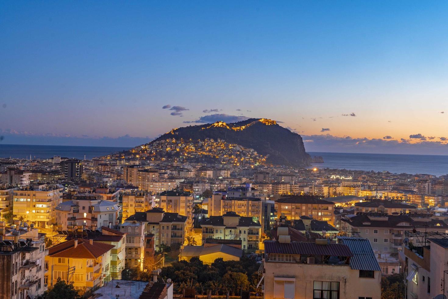 Alanya 2022 Antalya stad met kasteel en zee foto