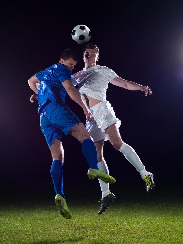 voetbal spelers duel foto