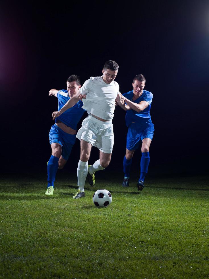 voetbal spelers duel foto