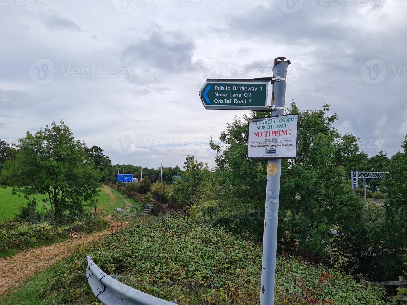 antenne visie van Brits snelwegen met snel in beweging verkeer foto