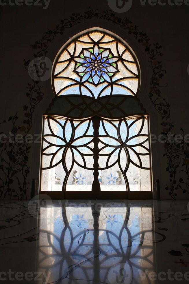 interieur van de sjeik zayed-moskee, abu dhabi foto