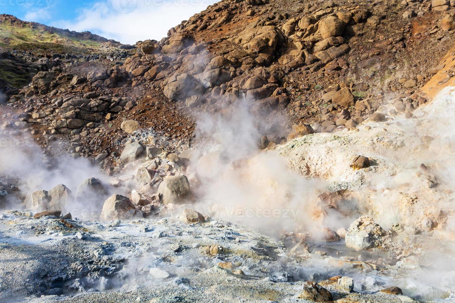 zuur fumarole in krysuvik Oppervlakte, IJsland foto