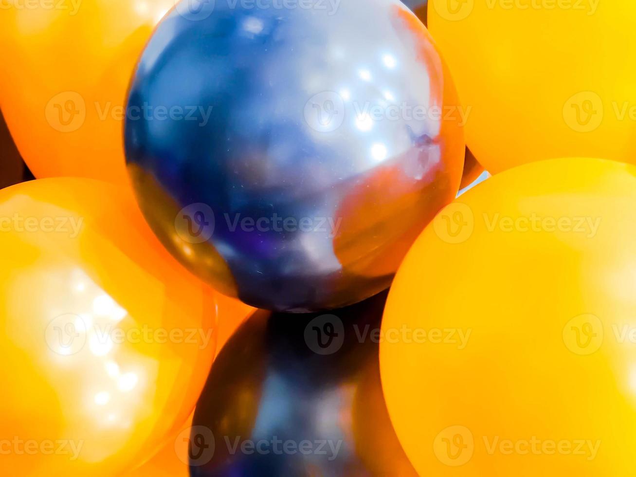 detailopname en Bijsnijden halloween partij ballon fit Aan scherm achtergrond en behang foto