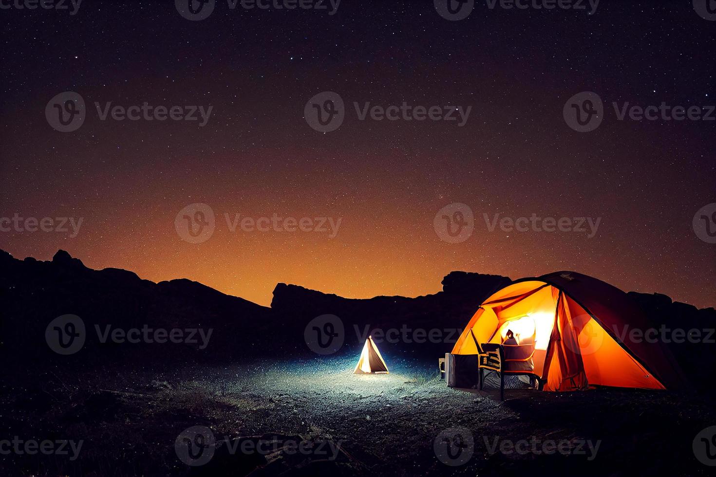 een kamp tent Bij nacht onder een lucht vol van sterren foto