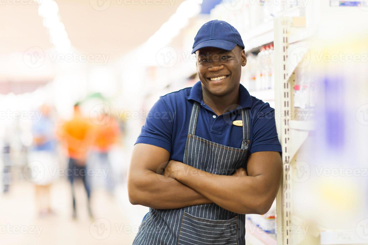 Afrikaanse supermarkt werknemer portret foto