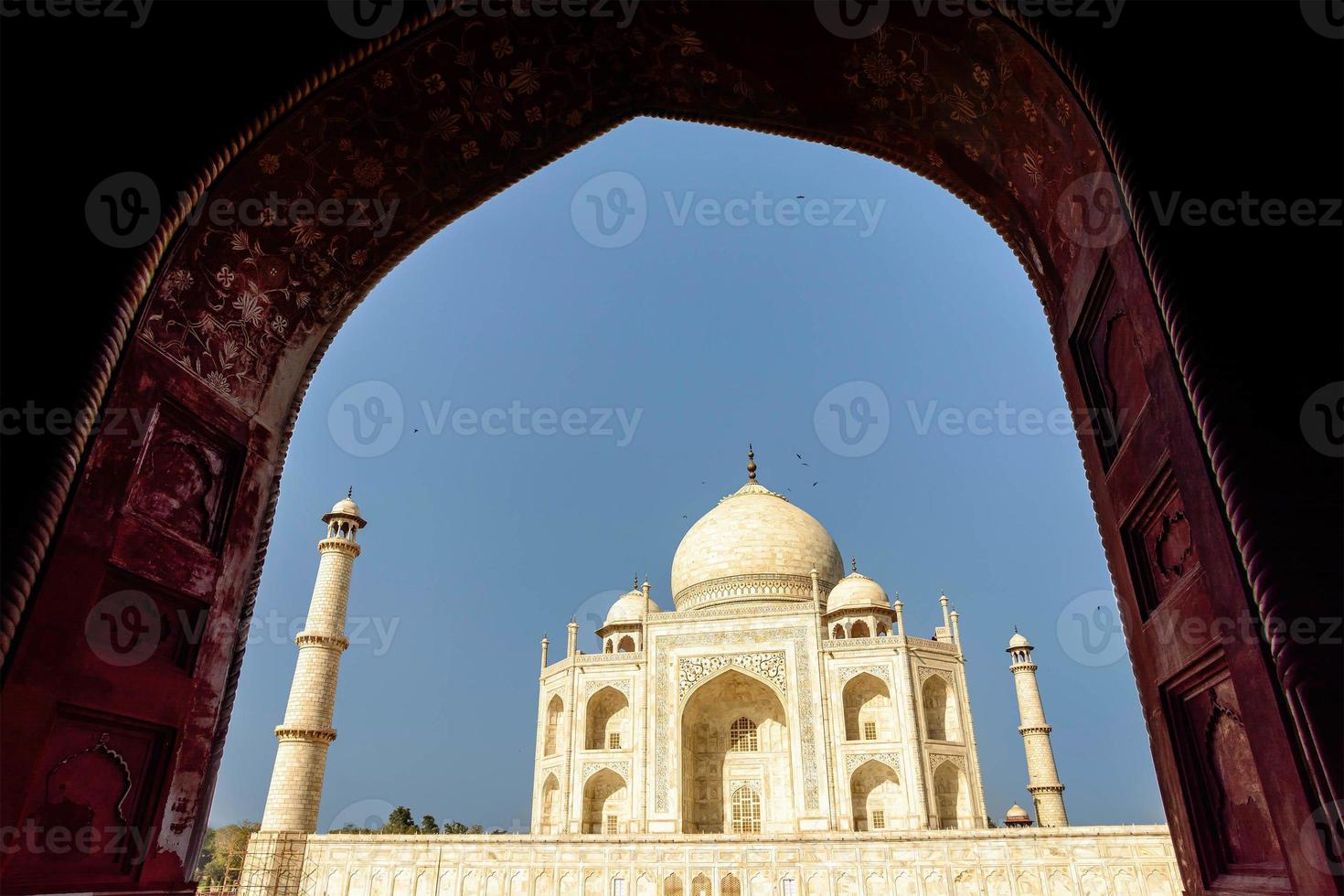 Taj Mahal, blauwe lucht, reis naar India foto