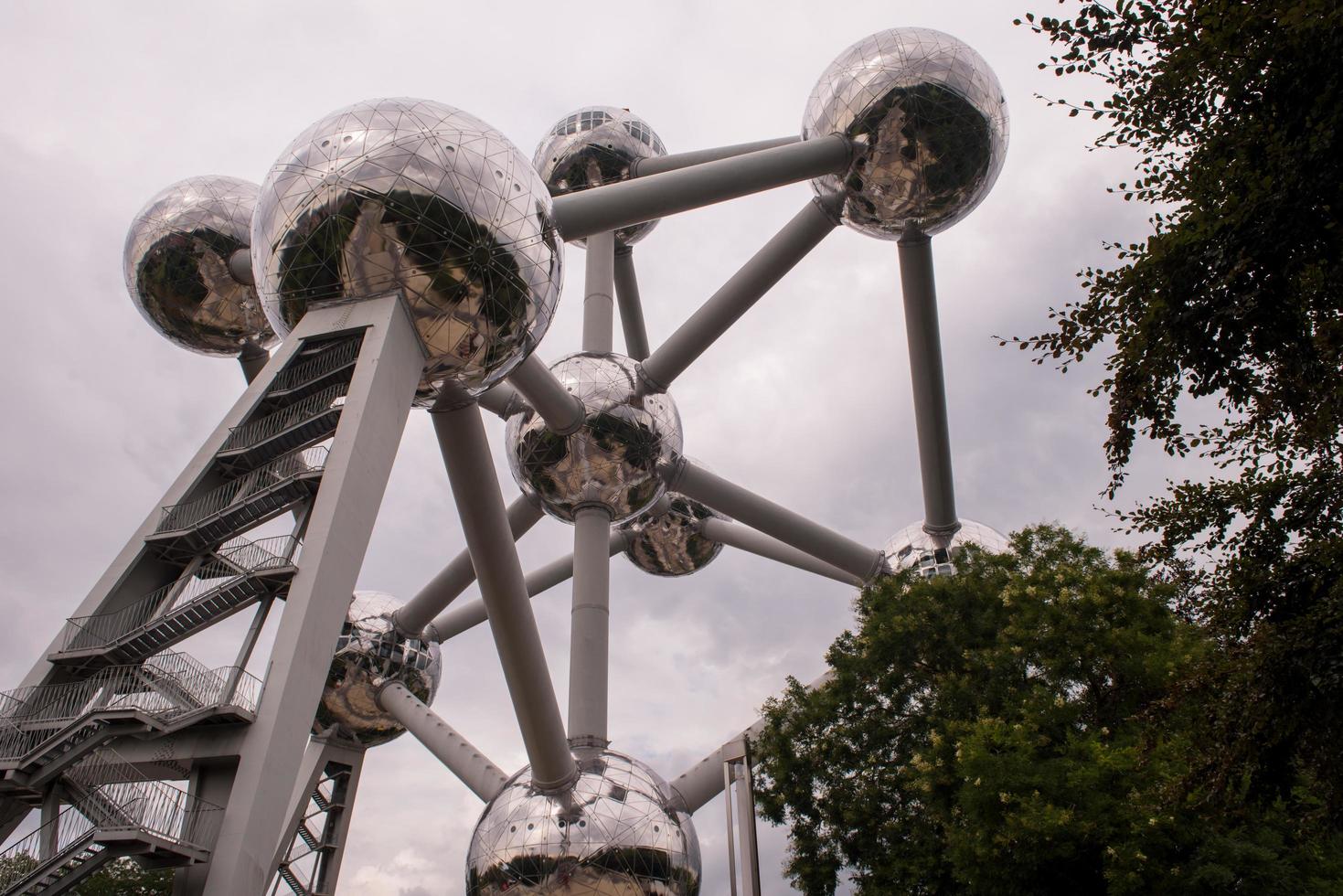 Brussel, belgië, 2022 - atomium gebouw visie foto