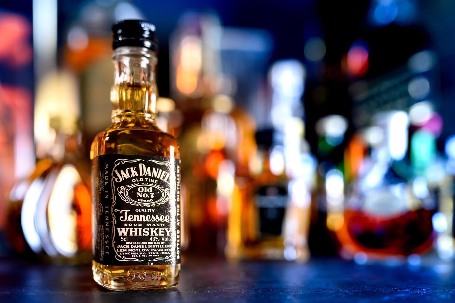 Bangkok Thailand - aug 17, 2022 jack Daniels whisky, whisky fles van whisky in de kelder, whisky productie foto