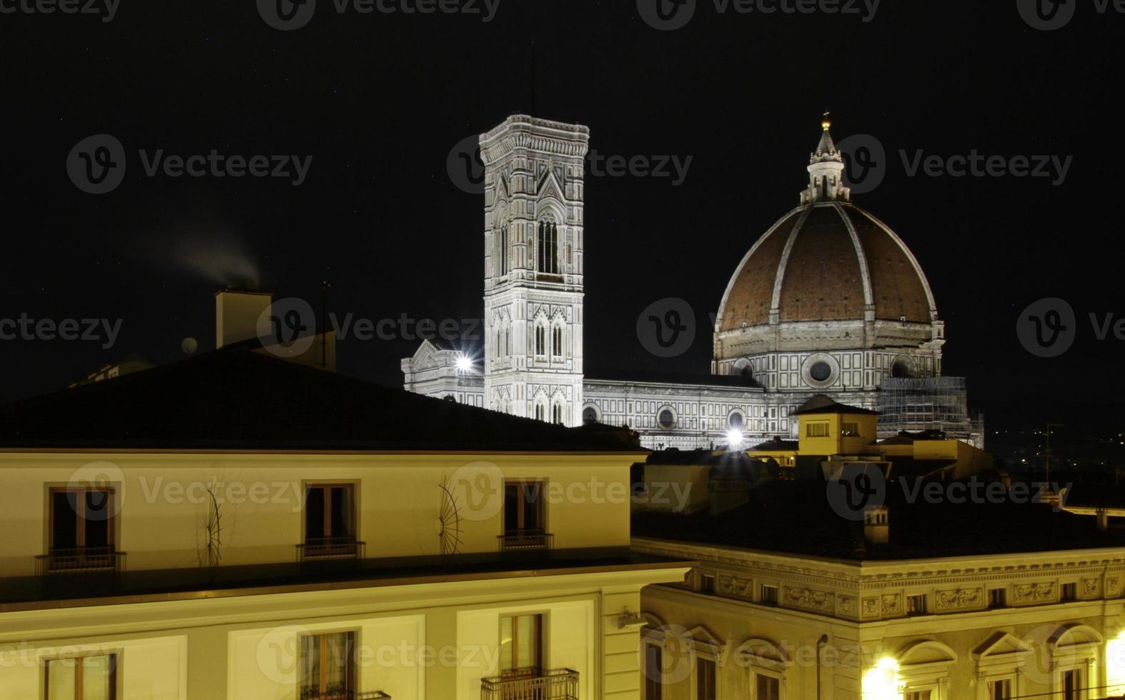 visie over- de kathedraal in Florence, Italië, Bij nacht foto
