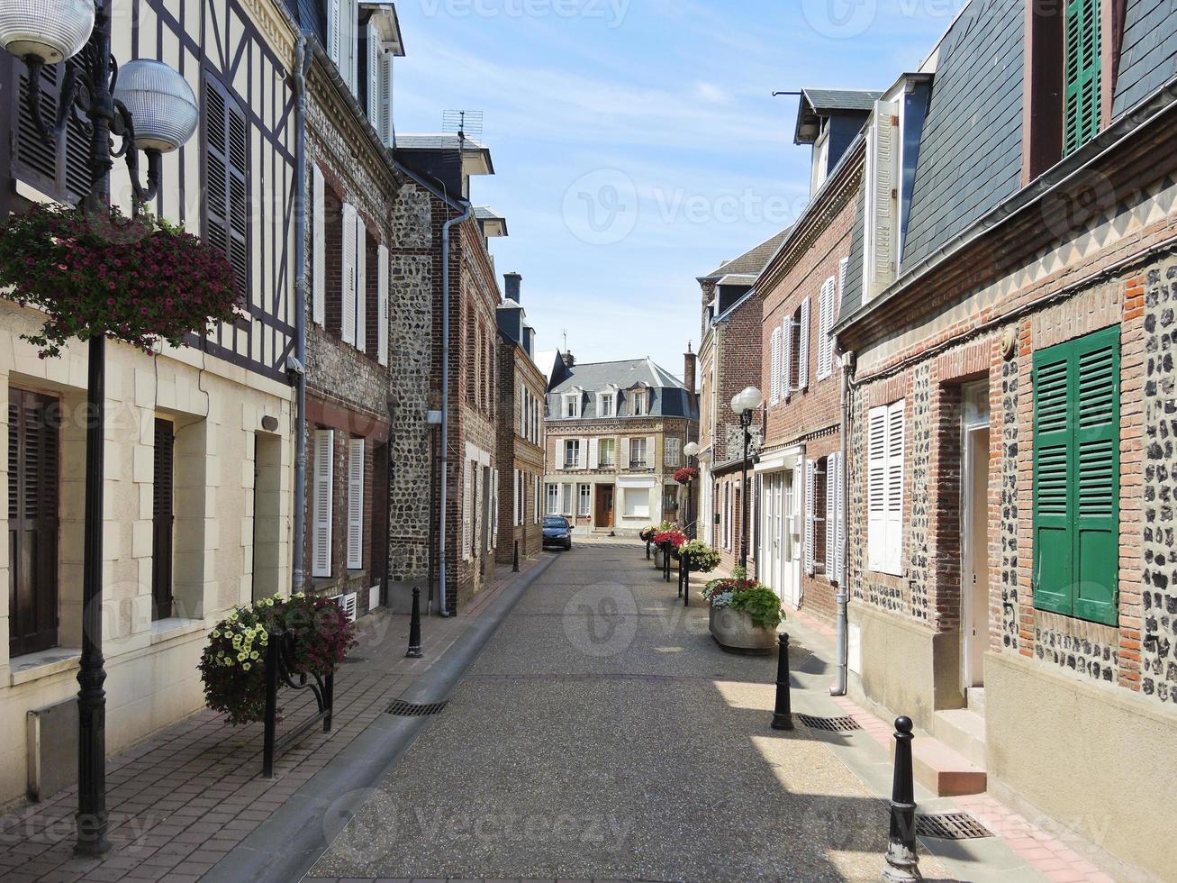 straat in etretat dorp, Normandië, Frankrijk foto