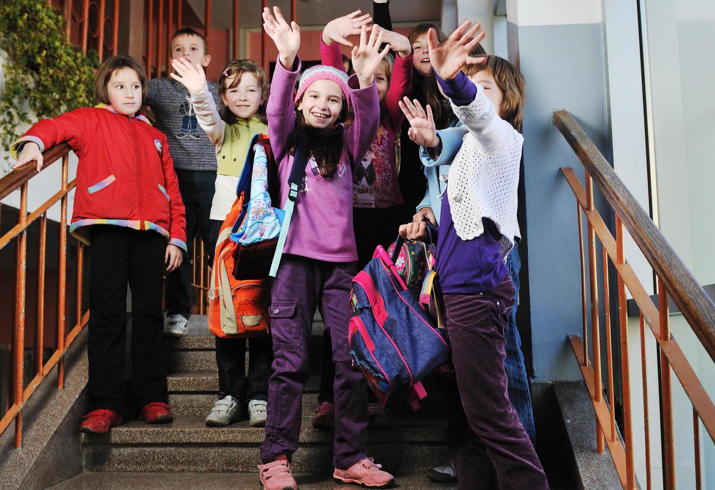 gelukkig kinderen groep in school- foto