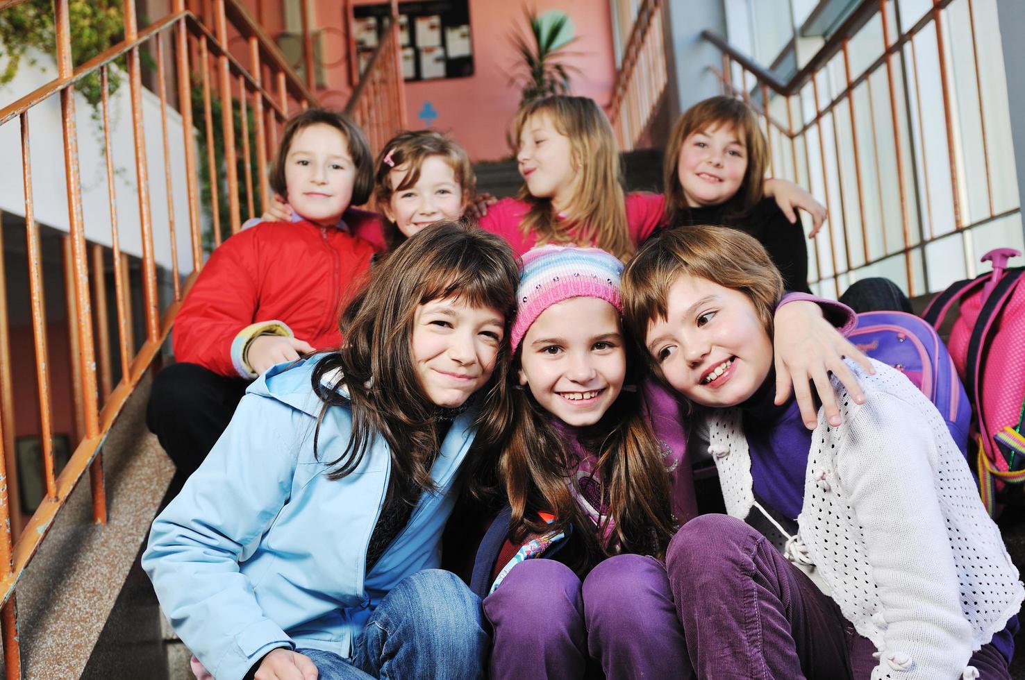 gelukkig kinderen groep in school- foto