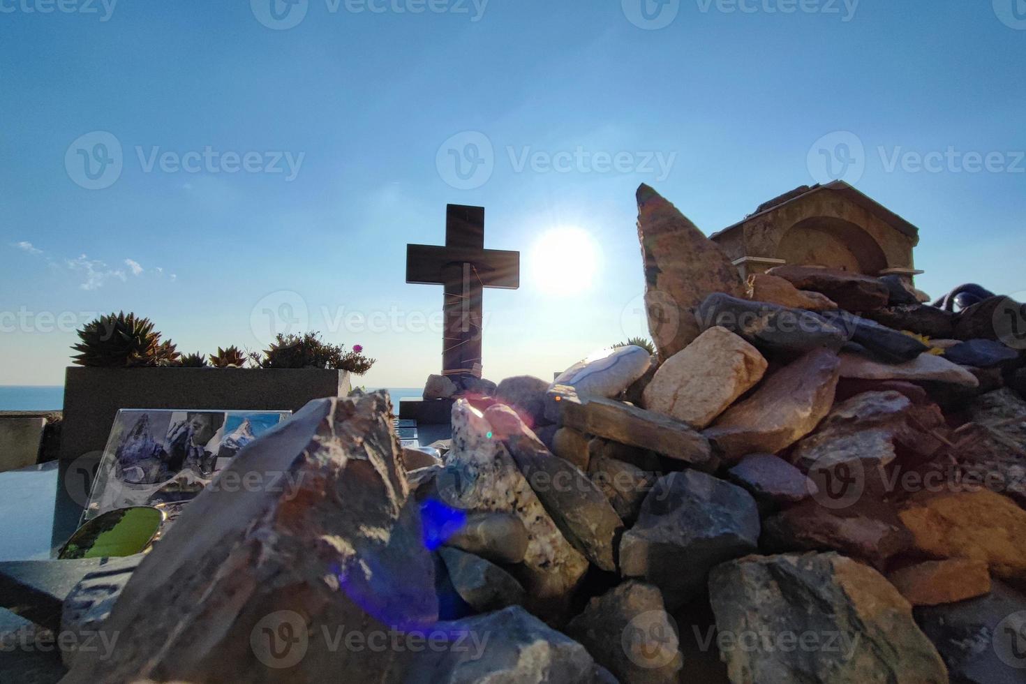 walter bonatti alpinist en auteur graf in portovenere begraafplaats foto