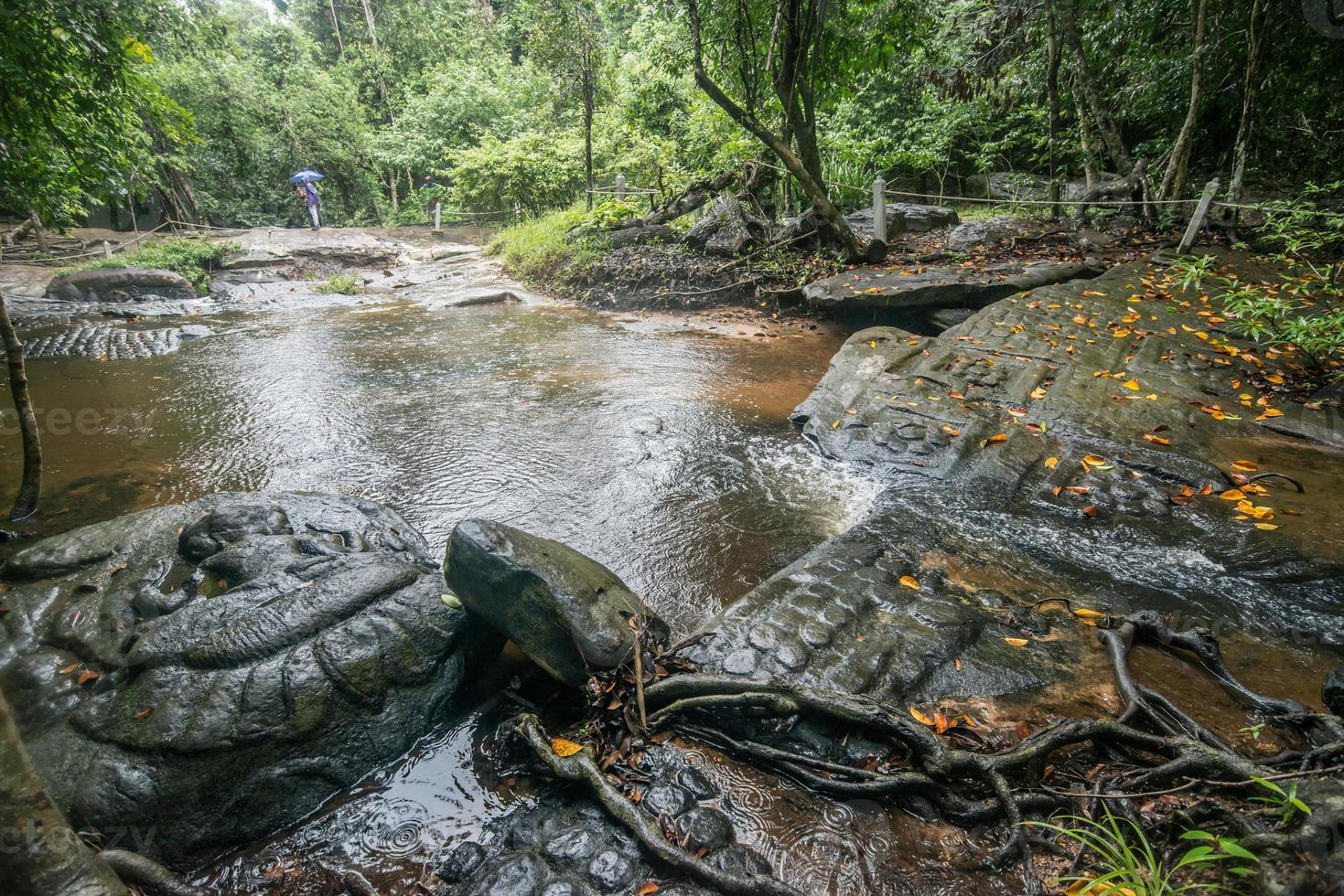 kbal spean waterval de mysterieuze plaats van het oude khmer-rijk in siem reap, cambodja. foto