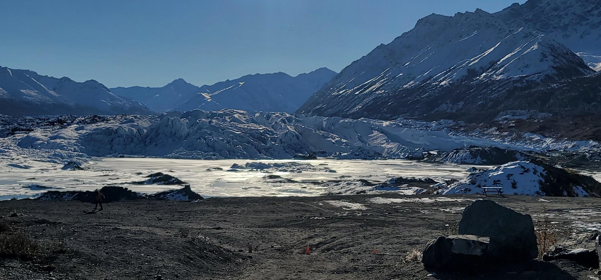 besneeuwde matanuska-gletsjer in alaska foto