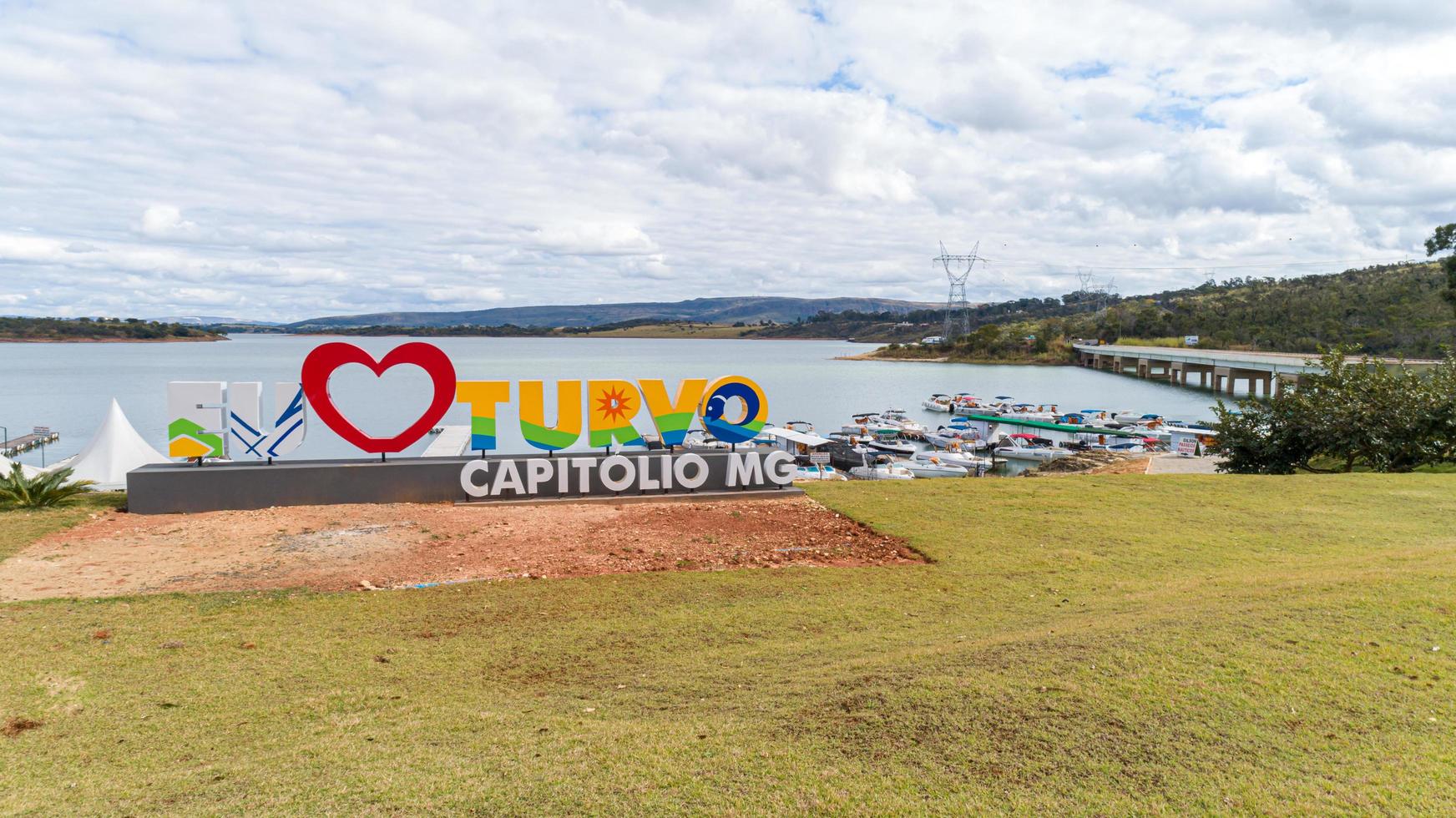 capitolio, mg, brazilië, mei 2019 - i love turvo sign foto